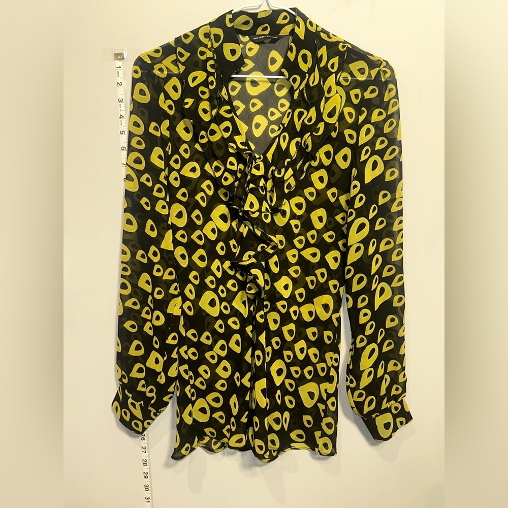 New York & Company Black and Yellow Abstract Blouse